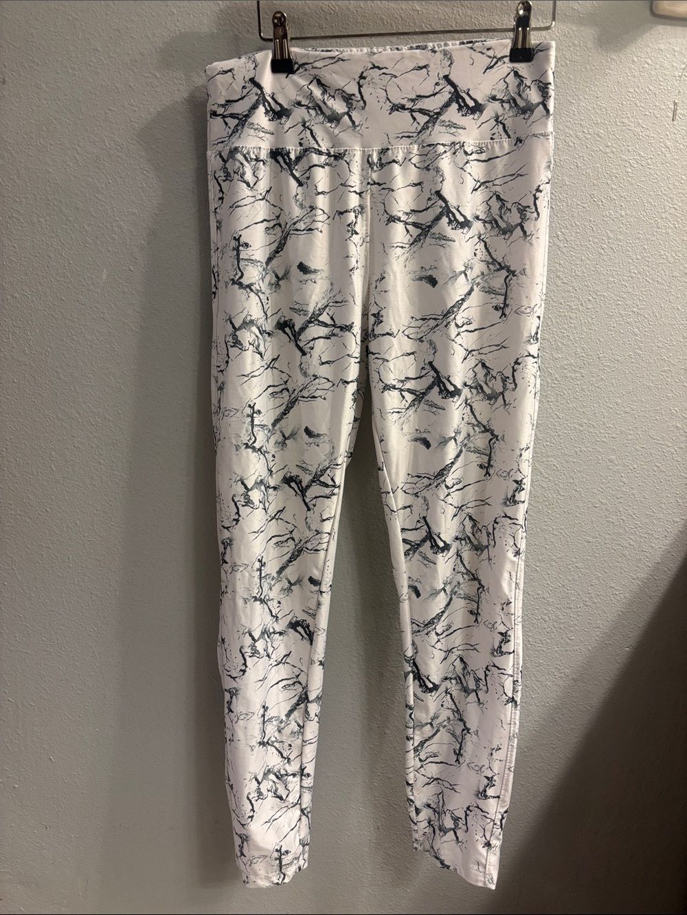 White Marble-Print High-Waist Leggings